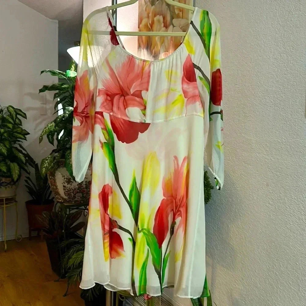 Alice + Olivia floral dress size S